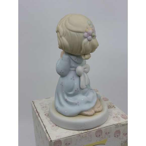 Precious Moments 163767 Take It To The Lord In Prayer Figurine Box - Picture 4 of 5